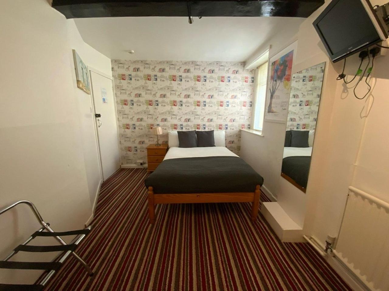 Smugglers Hotel Бриксам Екстериор снимка